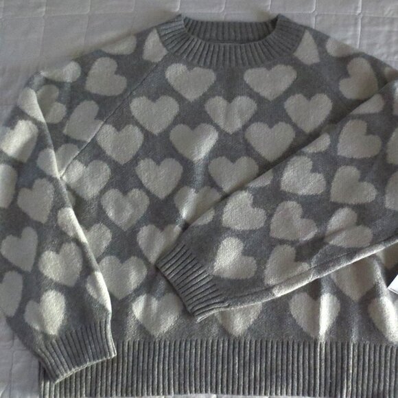 Old Navy Hearts Sweater - Picture 8 of 9